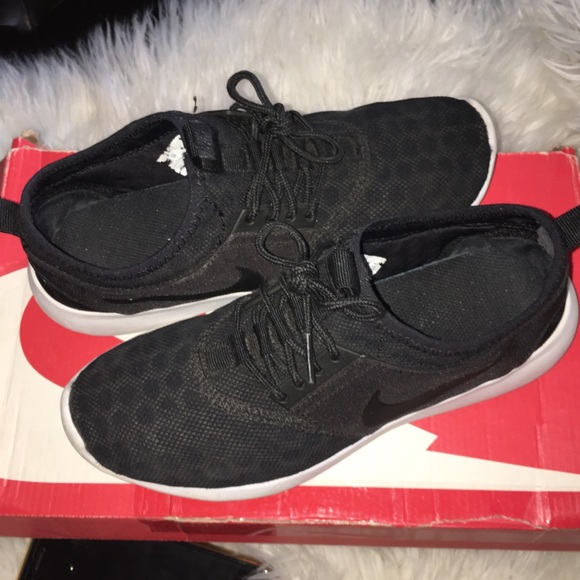 Nike juvenate  women’s shoes sz 8 - Picture 3 of 6